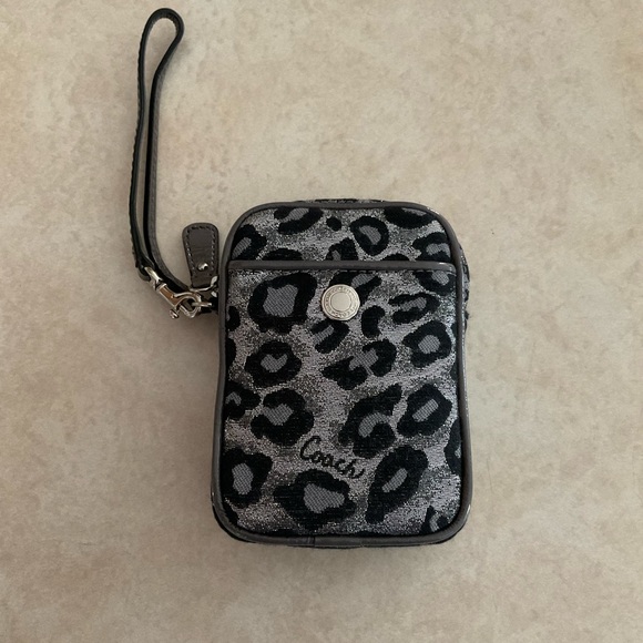 Coach metallic leopard wristlet - Picture 2 of 4